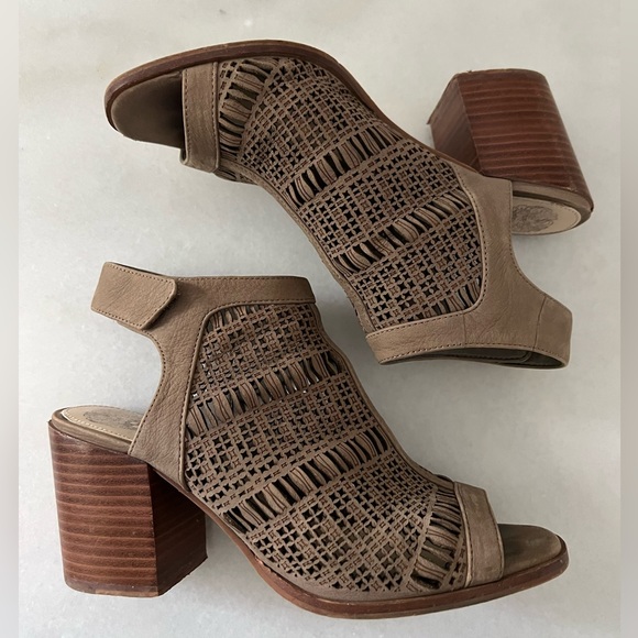 🎀Vince Camuto Keannie Block Heel Sandal shoes size 7 🎀 - Picture 5 of 7